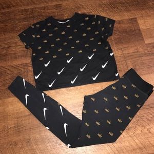 Woman’s Nike Crop Top & Leggings Set Sz S Gym